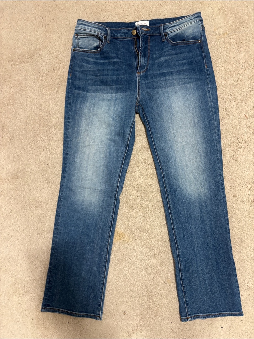 DRIFTWOOD Straight-Leg Jeans in Light-Medium Blue Wash